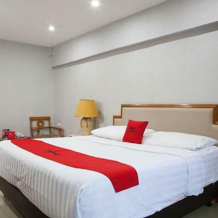 Reddoorz Plus @ Hr Muhammad 수라바야 외부 사진